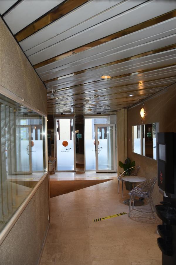 Sun Hotel Saint-Gilles Exteriör bild