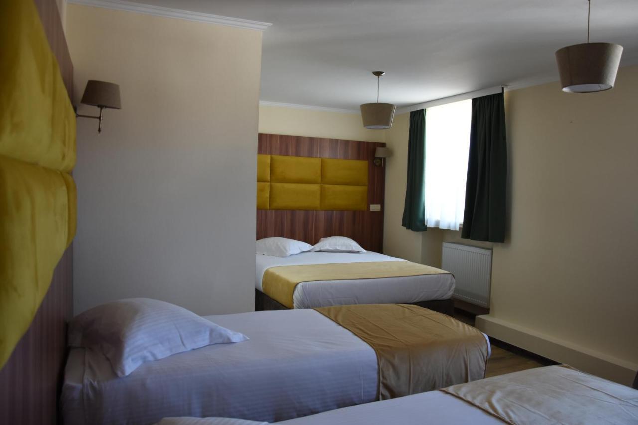 Sun Hotel Saint-Gilles Exteriör bild